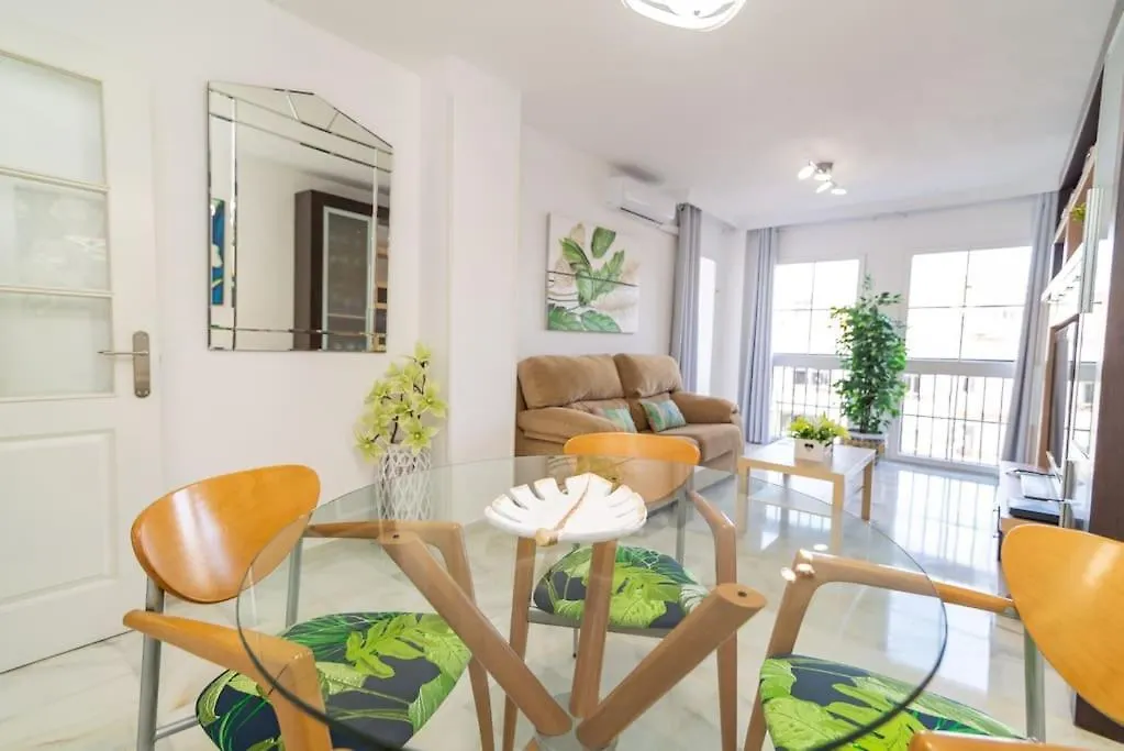 Maravilloso Apt 3Bdr,50M From Beach contacts