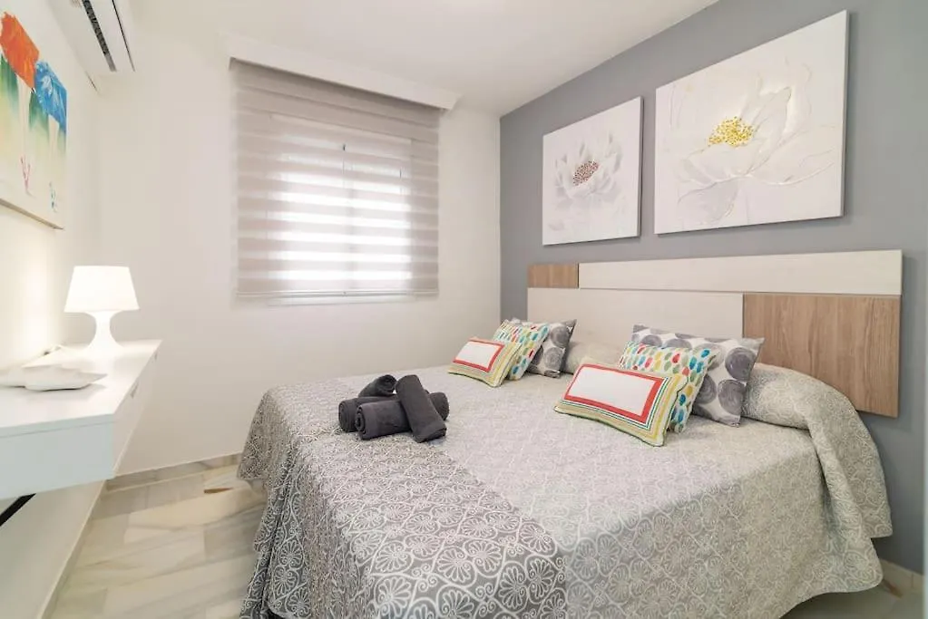 Maravilloso Apt 3Bdr,50M From Beach Benalmadena Spain